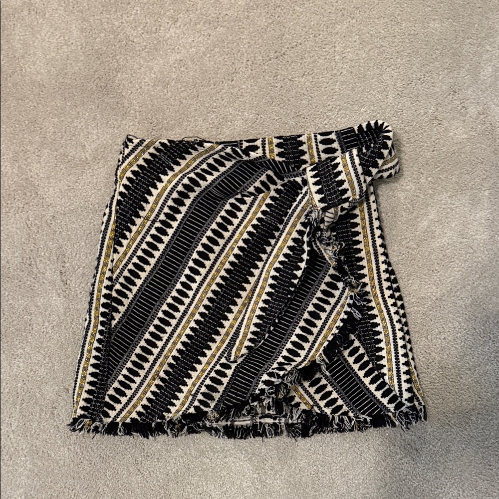 Judith March Black and Gold Patterned Mini Skirt